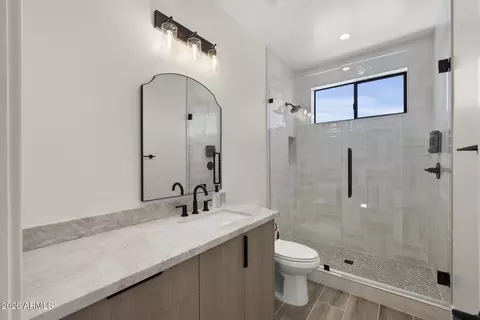 Bath - 4546 E Campbell Ave, Phoenix, AZ 85018 photo 7 of 9