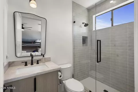 Bath - 4546 E Campbell Ave, Phoenix, AZ 85018 photo 9 of 9