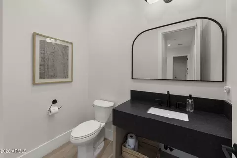 Bath - 4546 E Campbell Ave, Phoenix, AZ 85018 photo 1 of 9