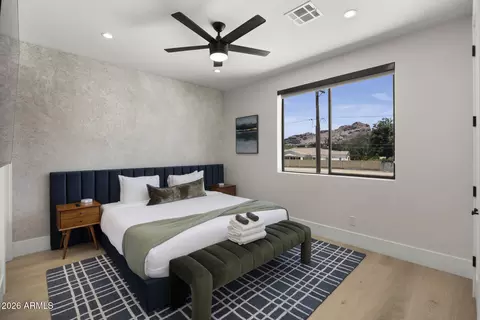 Bedroom - 4546 E Campbell Ave, Phoenix, AZ 85018 photo 6 of 8