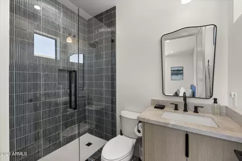 Bath - 4546 E Campbell Ave, Phoenix, AZ 85018 photo 8 of 9