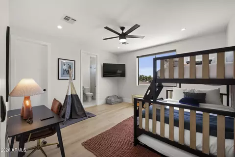 Bedroom - 4546 E Campbell Ave, Phoenix, AZ 85018 photo 7 of 8