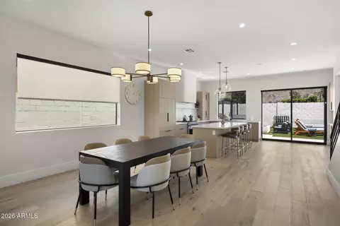 Dining - 4546 E Campbell Ave, Phoenix, AZ 85018 photo 2 of 5
