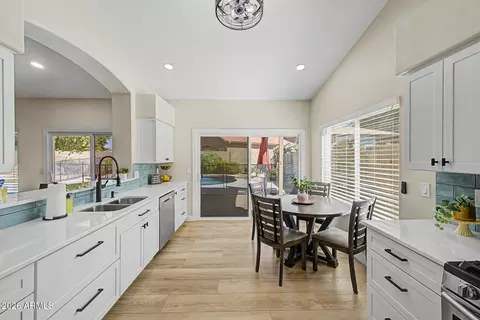 215 N Starboard Dr, Gilbert, AZ 85234