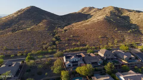 1615 W Red Fox Rd, Phoenix, AZ 85085