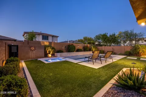 Exterior - 2948 E Tina Dr, Phoenix, AZ 85050 photo 13 of 17