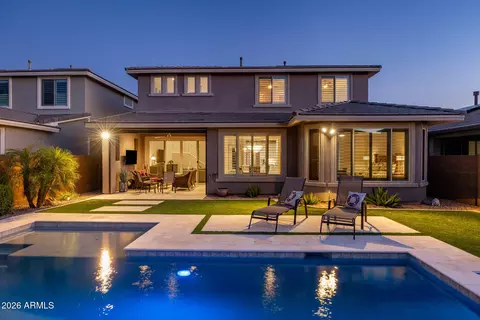 Exterior - 2948 E Tina Dr, Phoenix, AZ 85050 photo 14 of 17