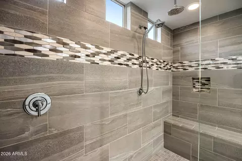 Bath - 2948 E Tina Dr, Phoenix, AZ 85050 photo 2 of 4