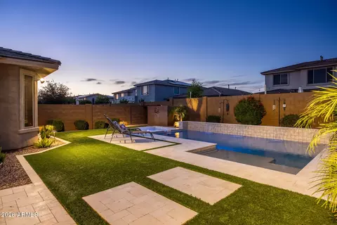 Exterior - 2948 E Tina Dr, Phoenix, AZ 85050 photo 15 of 17