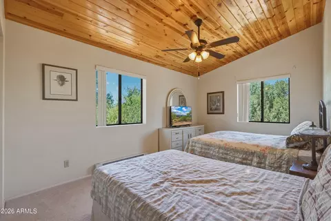 Bedroom - 4050 Apache Dr, Happy Jack, AZ 86024 photo 5 of 6