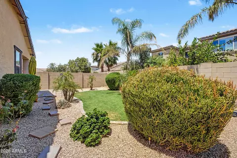 Exterior - 3862 E Narrowleaf Dr, Gilbert, AZ 85298 photo 3 of 6