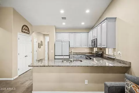 Kitchen - 3862 E Narrowleaf Dr, Gilbert, AZ 85298 photo 4 of 5