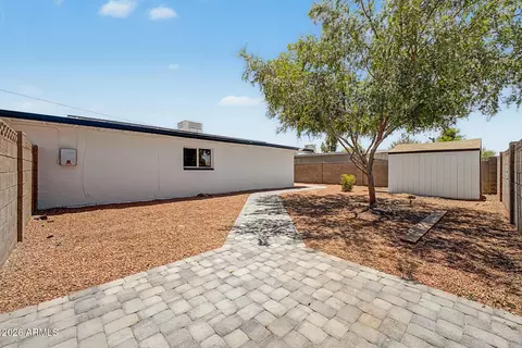 Exterior - 3601 E Laurel Ln, Phoenix, AZ 85028 photo 7 of 8
