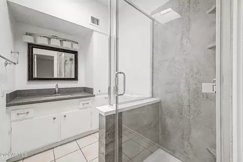 Bath - 3601 E Laurel Ln, Phoenix, AZ 85028 photo 1 of 2