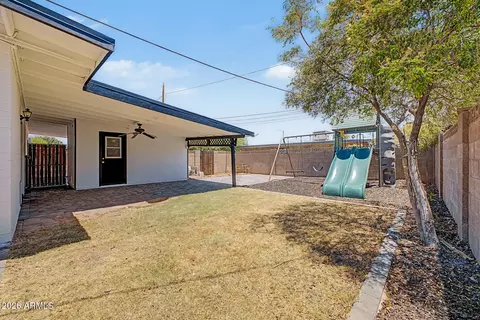 Exterior - 3601 E Laurel Ln, Phoenix, AZ 85028 photo 4 of 8