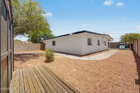 Exterior - 3601 E Laurel Ln, Phoenix, AZ 85028 photo 6 of 8