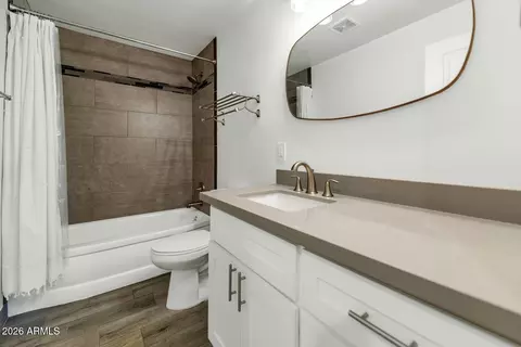 Bath - 828 E Myrtle Ave, Phoenix, AZ 85020 photo 3 of 3