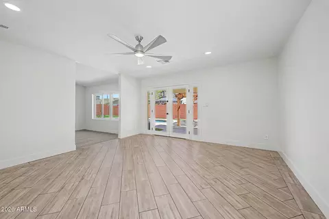 Living - 814 E Chilton Dr, Tempe, AZ 85283 photo 9 of 10