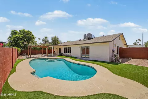 Exterior - 814 E Chilton Dr, Tempe, AZ 85283 photo 6 of 9