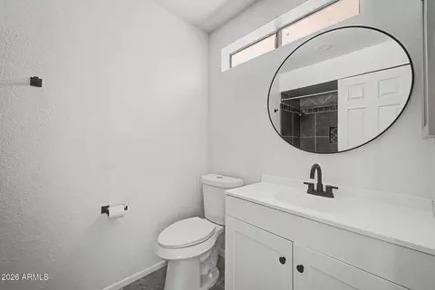 Bath - 814 E Chilton Dr, Tempe, AZ 85283 photo 1 of 3