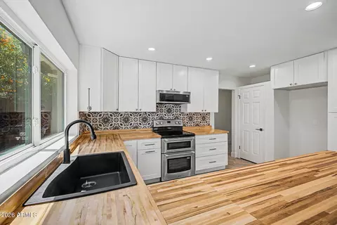 Kitchen - 814 E Chilton Dr, Tempe, AZ 85283 photo 3 of 7