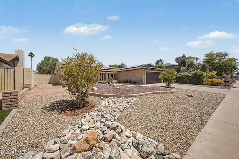Exterior - 814 E Chilton Dr, Tempe, AZ 85283 photo 3 of 9