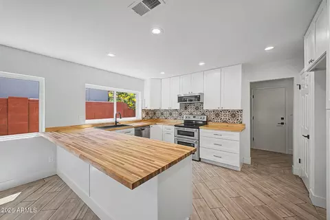 Kitchen - 814 E Chilton Dr, Tempe, AZ 85283 photo 4 of 7