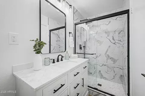 Bath - 4642 E Coronado Rd, Phoenix, AZ 85008 photo 1 of 2