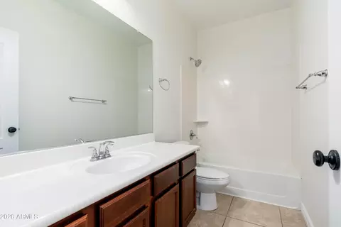 Bath - 4317 E Folgers Rd, Phoenix, AZ 85050 photo 2 of 2