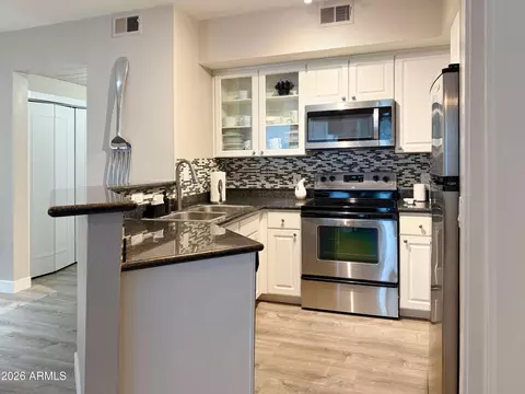 Kitchen - 3633 N 3rd Ave #1027, Phoenix, AZ 85013 photo 2 of 2