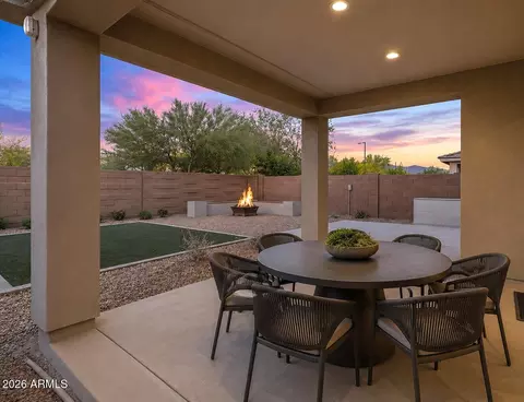 Exterior - 2850 E Sands Dr, Phoenix, AZ 85050 photo 3 of 10