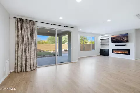 Living - 2850 E Sands Dr, Phoenix, AZ 85050 photo 2 of 3