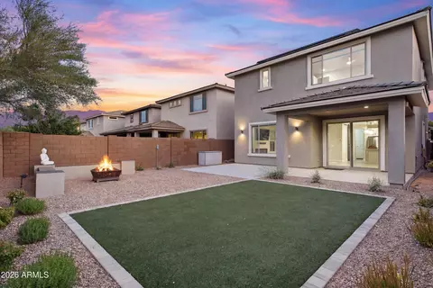 Exterior - 2850 E Sands Dr, Phoenix, AZ 85050 photo 4 of 10