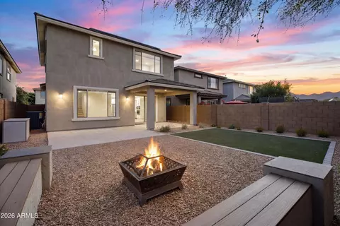 Exterior - 2850 E Sands Dr, Phoenix, AZ 85050 photo 4 of 11