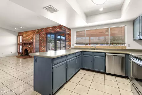 Kitchen - 4436 E Ludlow Dr, Phoenix, AZ 85032 photo 2 of 2