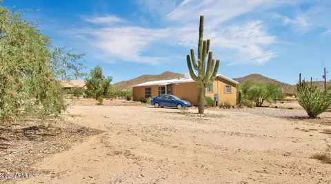 39805 N New River Rd, Phoenix, AZ 85086