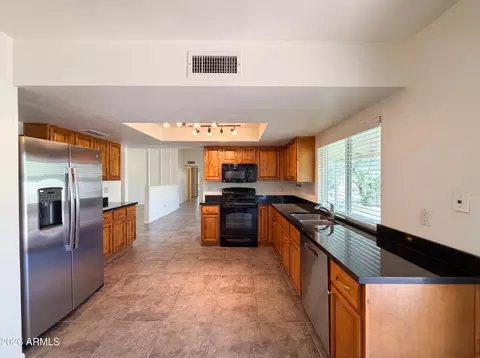 Kitchen - 2346 E Mescal St, Phoenix, AZ 85028 photo 1 of 2