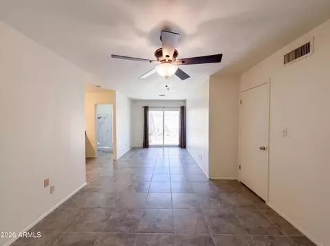 Living - 2346 E Mescal St, Phoenix, AZ 85028 photo 2 of 6