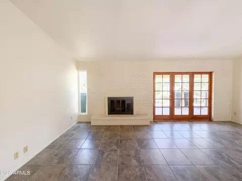 Living - 2346 E Mescal St, Phoenix, AZ 85028 photo 5 of 6