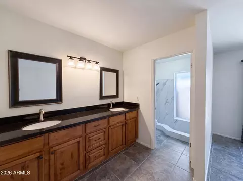 Bath - 2346 E Mescal St, Phoenix, AZ 85028 photo 2 of 3
