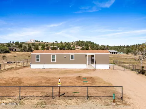 18296 S Frontier Rd, Peeples Valley, AZ 86332