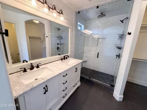 Bath - 3739 E Baranca Ct, Gilbert, AZ 85297 photo 2 of 4