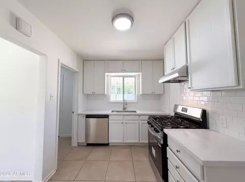 Kitchen - 2042 W Pasadena Ave, Phoenix, AZ 85015 photo 1 of 1