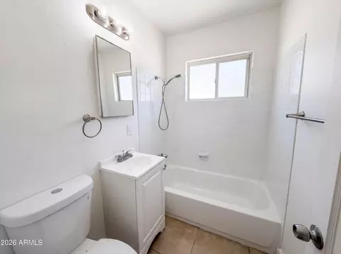 Bath - 2042 W Pasadena Ave, Phoenix, AZ 85015 photo 1 of 1