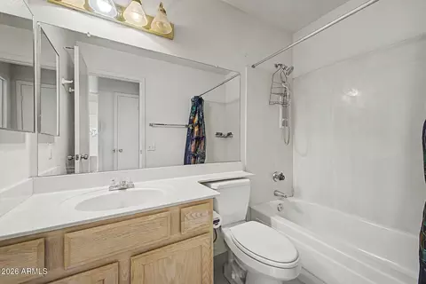 Bath - 3758 E Park Ave, Phoenix, AZ 85044 photo 3 of 3