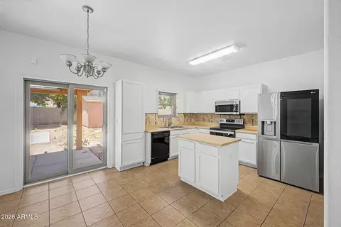 Kitchen - 3210 S 64th Ave, Phoenix, AZ 85043 photo 2 of 5