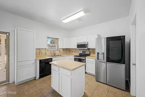 Kitchen - 3210 S 64th Ave, Phoenix, AZ 85043 photo 1 of 5
