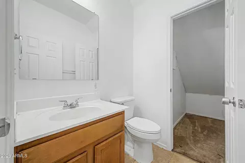 Bath - 3210 S 64th Ave, Phoenix, AZ 85043 photo 3 of 4