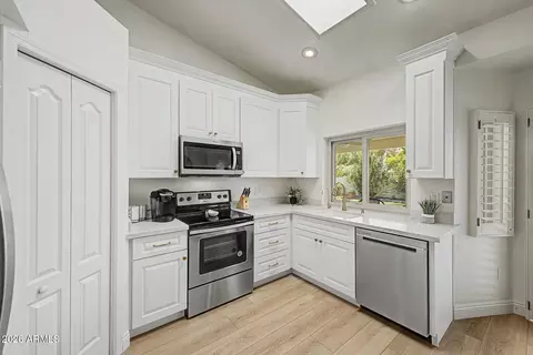 Kitchen - 2559 E Lockwood St, Mesa, AZ 85213 photo 3 of 5
