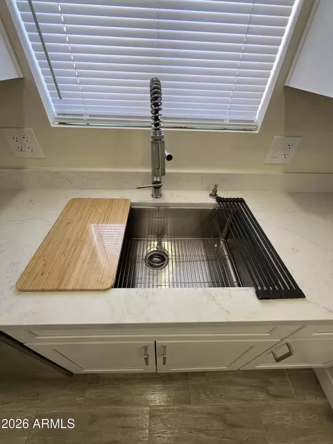 Kitchen - 4503 N 26th Dr, Phoenix, AZ 85017 photo 5 of 9